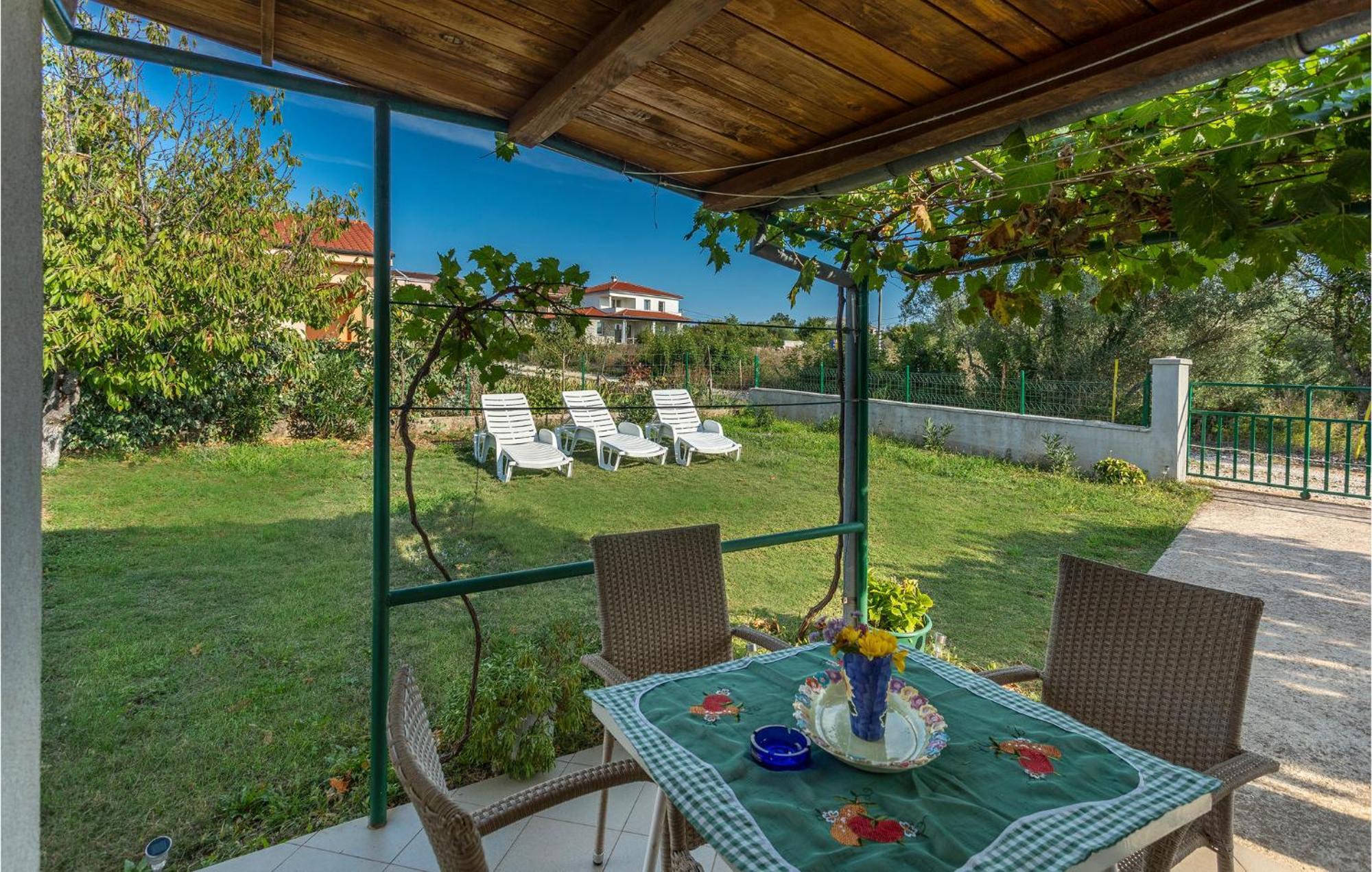 1 Bedroom Beautiful Apartment In Linardići Extérieur photo