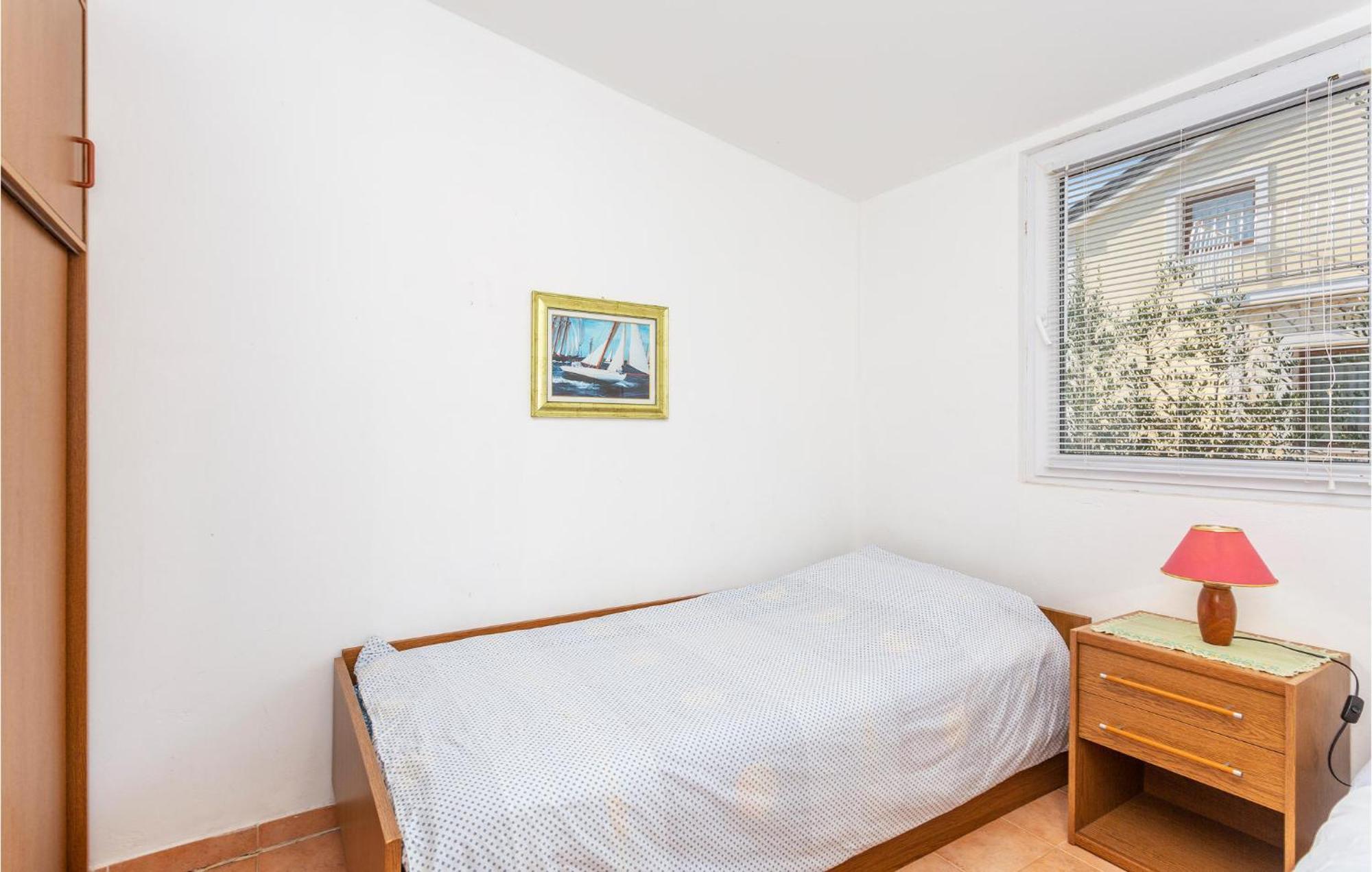 1 Bedroom Beautiful Apartment In Linardići Extérieur photo